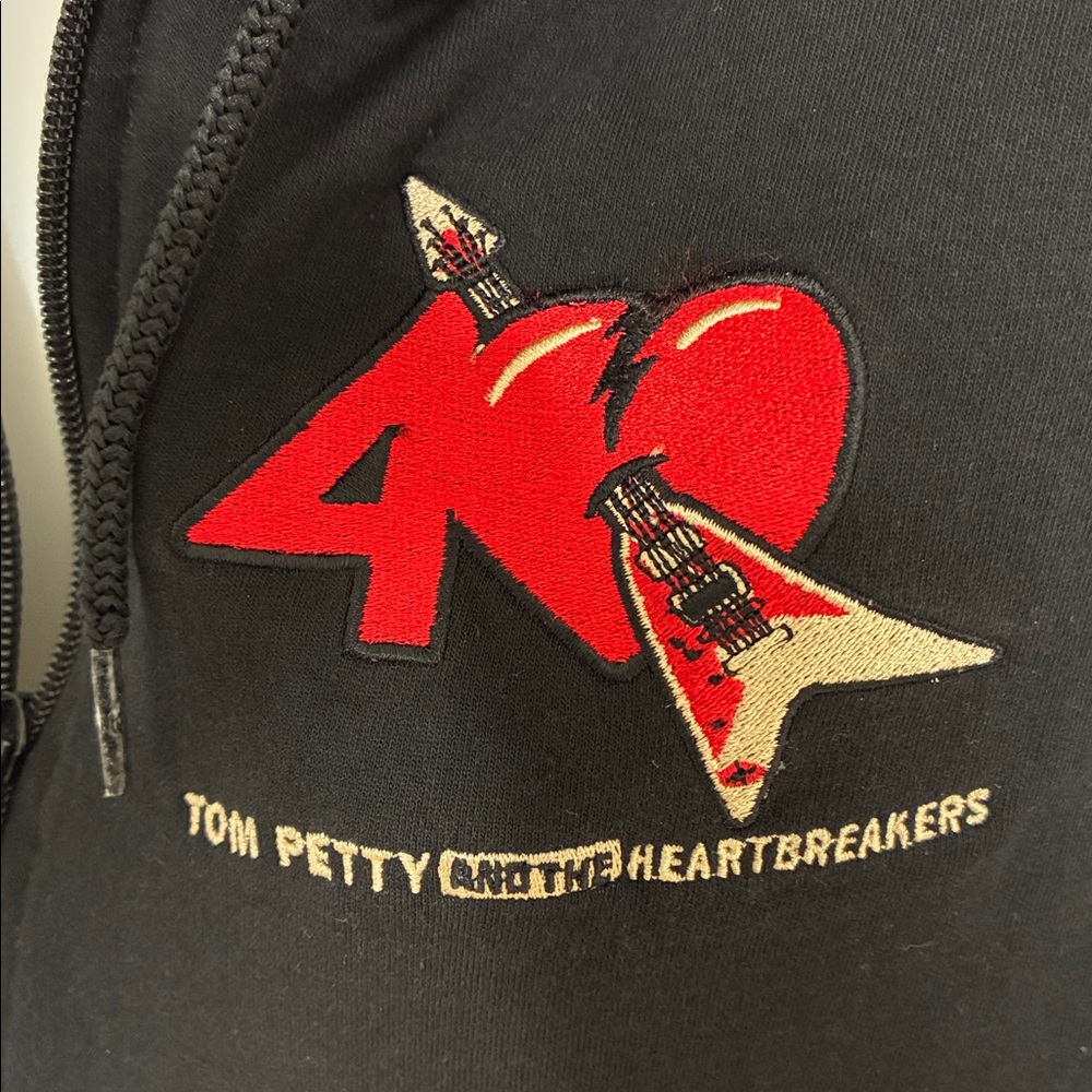 Official Tom Petty & Heartbreakers 40th Anniversary Tour Black Hoodie; Size: M - Picture 2 of 8